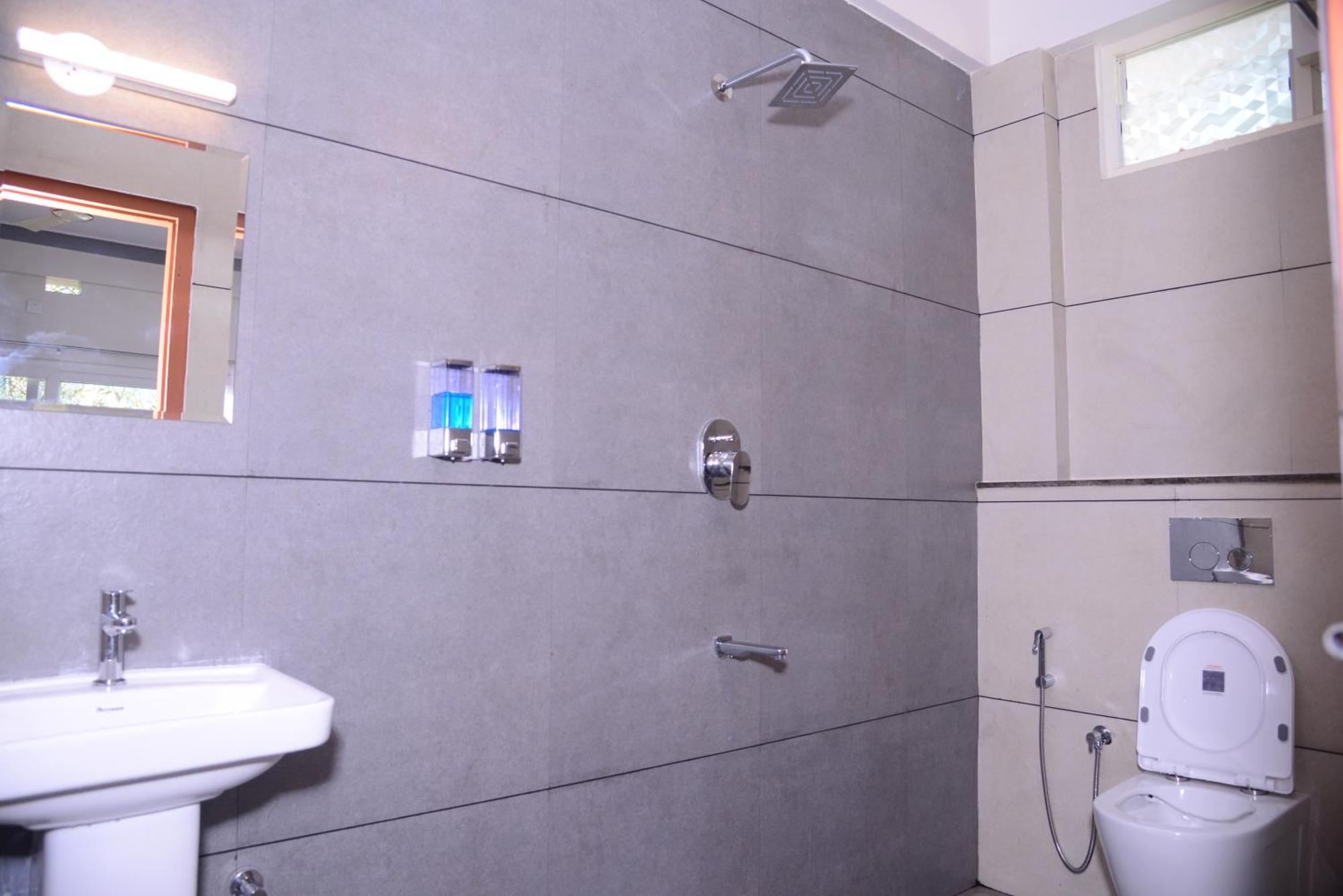 Grand Misty Heaven Villa Мадикери Екстериор снимка